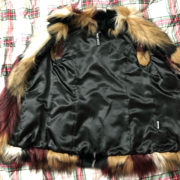 NWOT Design Lab Lord & Taylor Faux Fur Vest (XS) - Picture 3 of 6